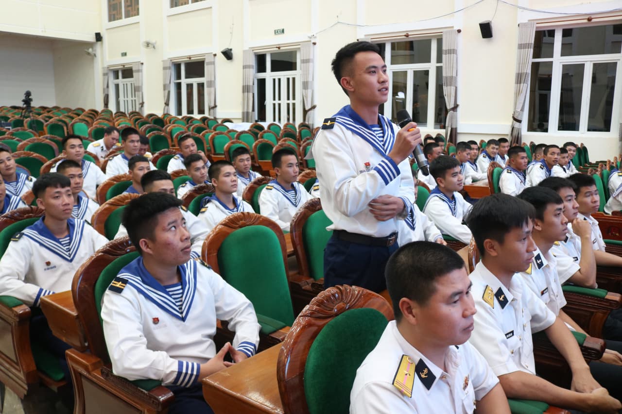 Lữ đoàn 189: Gặp gỡ hạ sĩ quan-binh sĩ chuẩn bị xuất ngũ