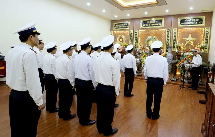 Giao lưu nghệ thuật “Biển, đảo quê hương”