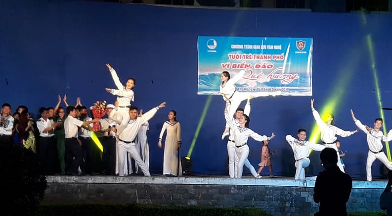 Hành trình “Tuổi trẻ thành phố vì biển, đảo quê hương”