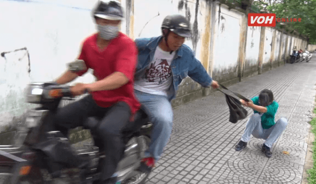 Đề phòng bị cướp giật