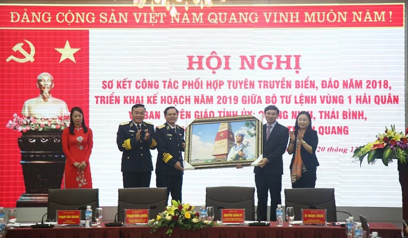 Vùng 1 Hải quân: Sơ kết công tác tuyên truyền biển, đảo với Ban Tuyên giáo các tỉnh