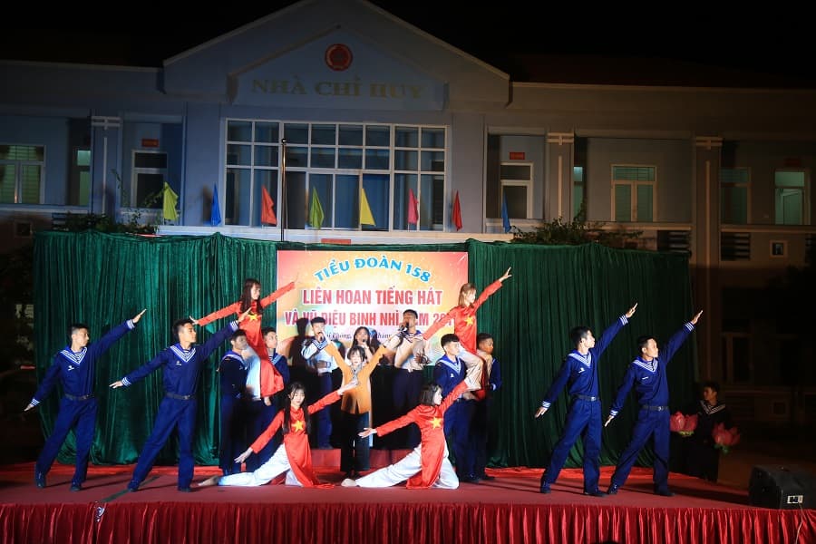 Liên hoan văn nghệ “Ngôi sao binh nhì”