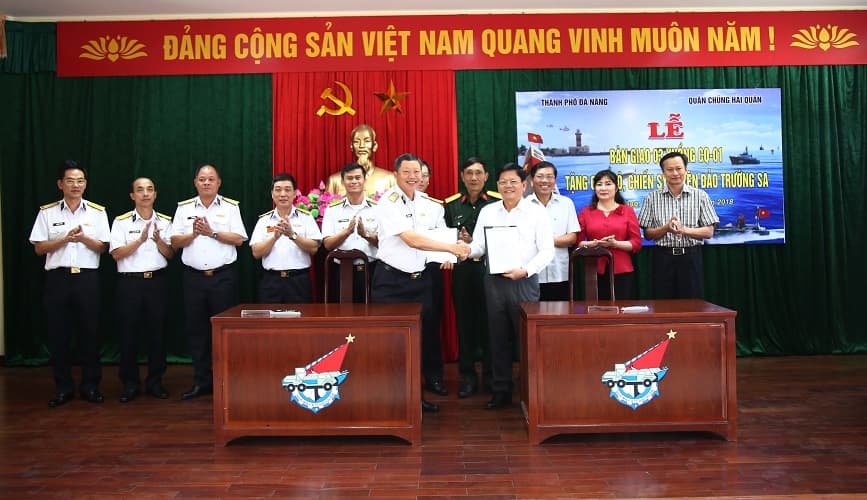 Thành phố Đà Nẵng: Tặng quân, dân huyện đảo Trường Sa 3 xuồng CQ