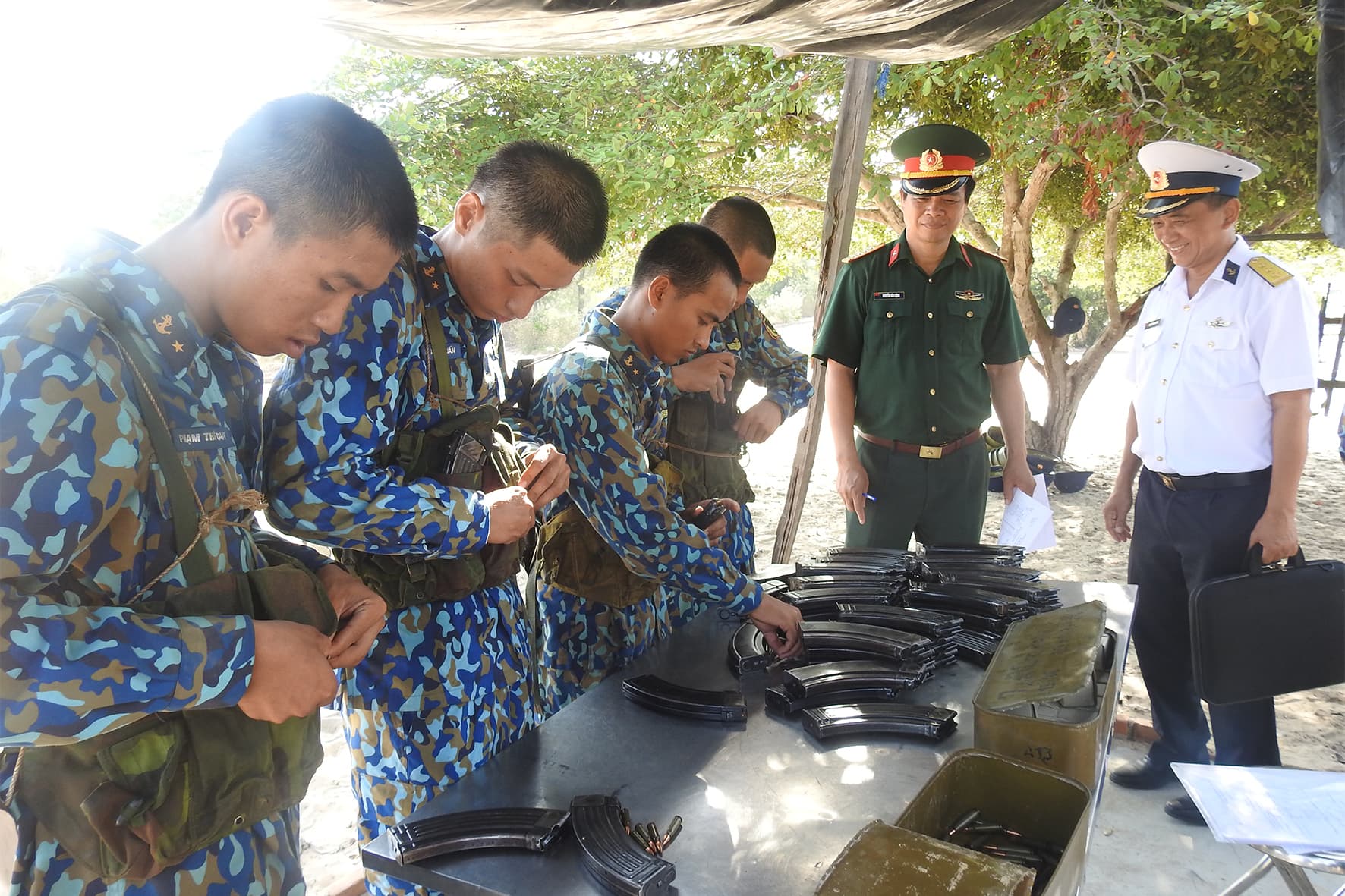 Cục Quân huấn kiểm tra công tác huấn luyện tại Lữ đoàn 957, Vùng 4 Hải quân