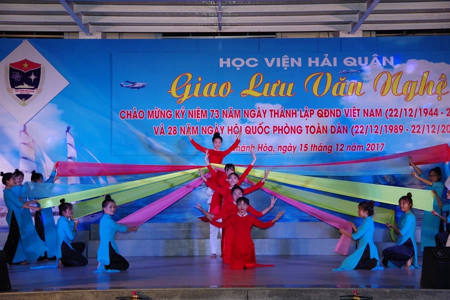 Học viện Hải quân giao lưu văn nghệ nhân dịp 22-12