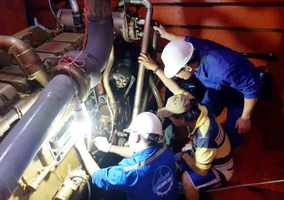 Tàu 937, Hải đoàn 129: Cứu kéo tàu cá Tiền Giang gặp nạn về khu vực Nhà giàn