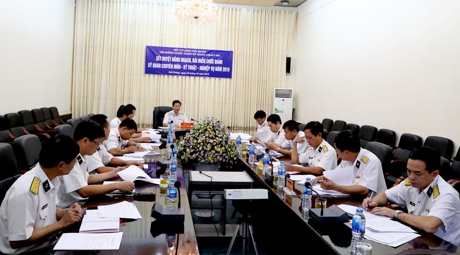 Xét duyệt, nâng ngạch và miễn chức danh sĩ quan chuyên môn-kĩ thuật-nghiệp vụ 2018