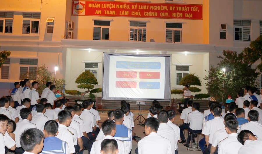 Lữ đoàn 172, Vùng 3 Hải quân tổ chức hội thi tìm hiểu pháp luật năm 2018