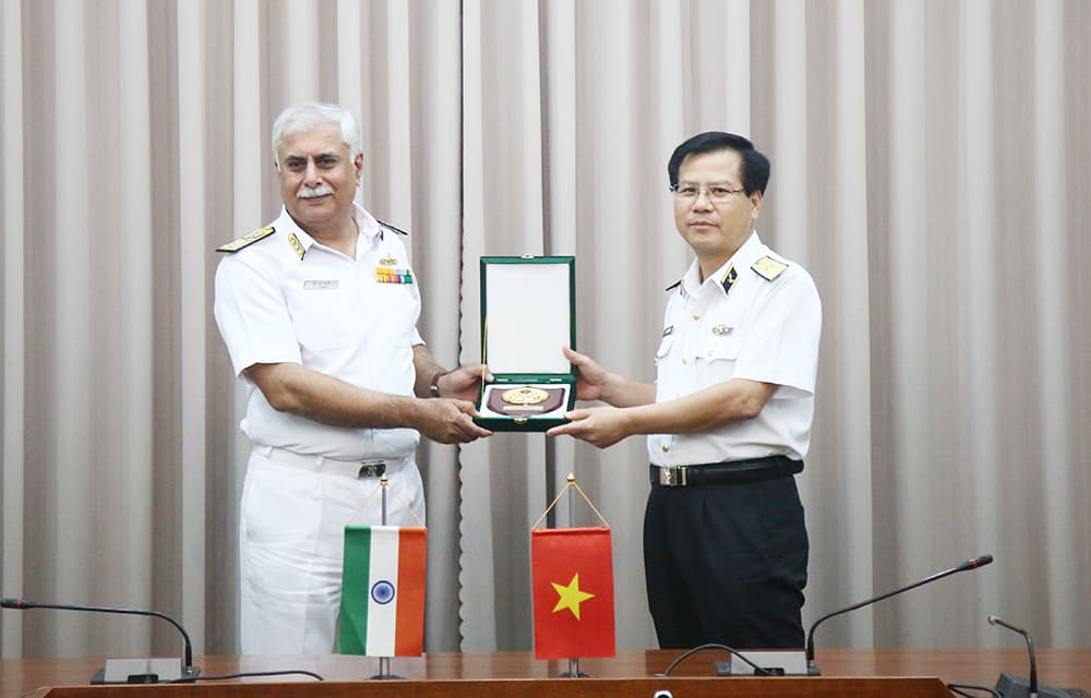 Thủ trưởng Bộ Tư lệnh Hải quân tiếp Phó Tư lệnh Hải quân Ấn Độ