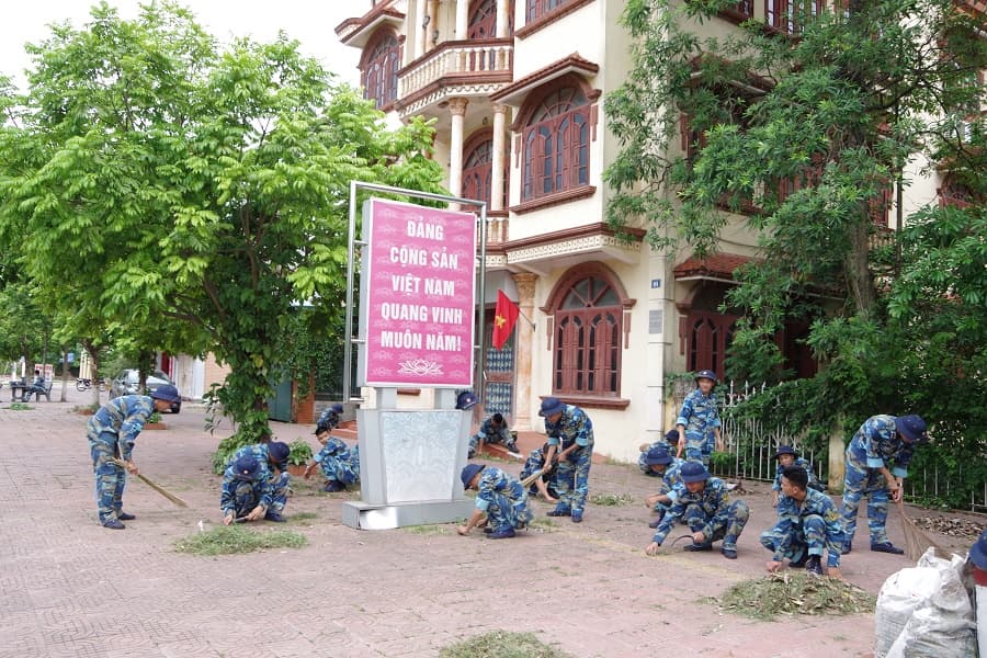 220 lượt cán bộ, chiến sĩ Lữ đoàn 147 tổng dọn vệ sinh môi trường