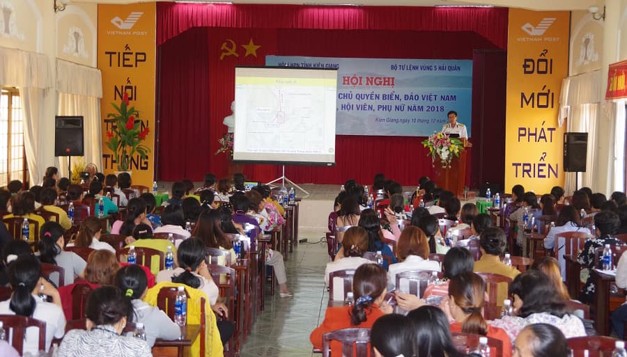 Vùng 5 Hải quân: Nói chuyện về biển, đảo cho hơn 200 cán bộ Hội Liên hiệp Phụ nữ tỉnh Kiên Giang