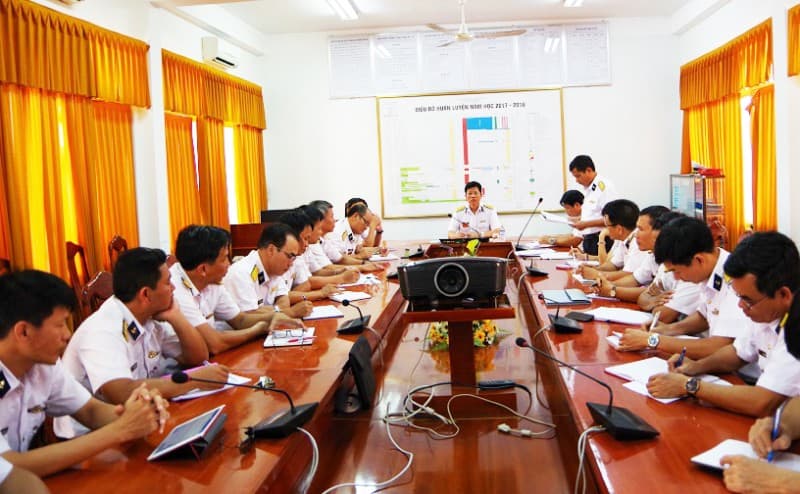 Học viện Hải quân: Giao nhiệm vụ bảo vệ luận án tiến sĩ bằng tiếng Anh