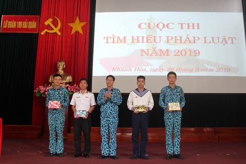 Đoàn cơ sở Lữ đoàn 189: Thi tìm hiểu pháp luật năm 2019