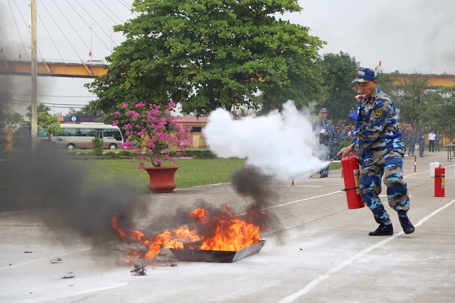 Vùng 1 Hải quân: Hội thi kỹ thuật phòng chống cháy nổ và an toàn giao thông 2018