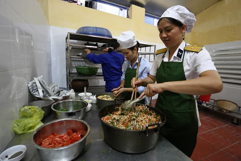 Bữa ăn phụ nữ tự quản