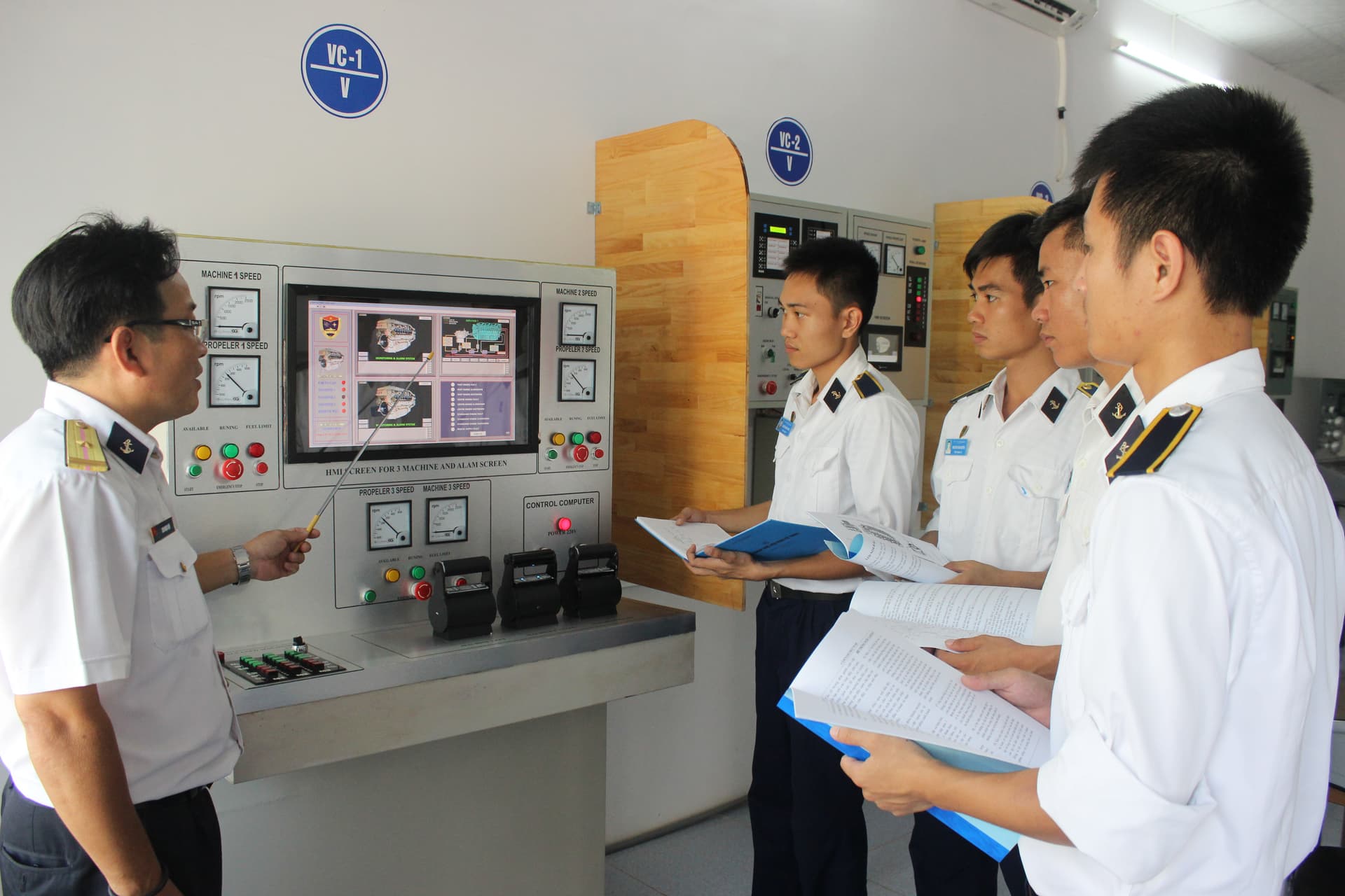Tiếp tục đổi mới, xây dựng Học viện Hải quân chính quy hiện đại