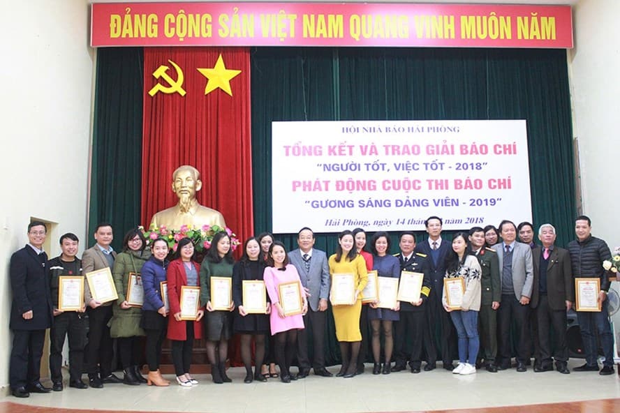 Hội Nhà báo Hải Phòng trao giải cuộc thi báo chí 2018