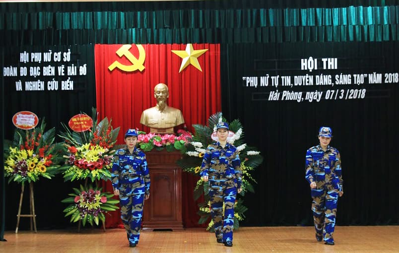 Hội thi “Phụ nữ tự tin duyên dáng”