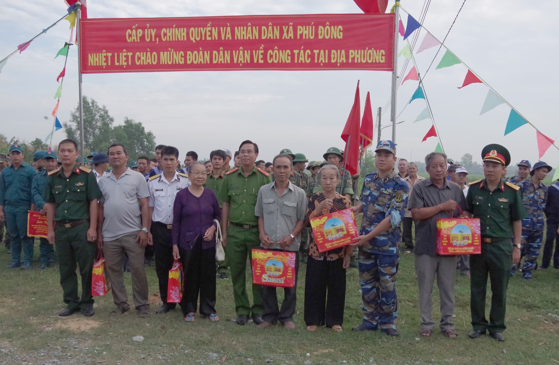 Căn cứ 696, Vùng 2 Hải quân: Lao động giúp nhân dân huyện Nhơn Trạch