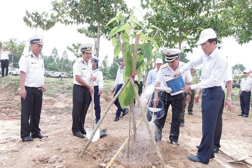 Căn cứ 696, Vùng 2 Hải quân và huyện Nhơn Trạch, Đồng Nai: Trồng 1.000 cây xanh
