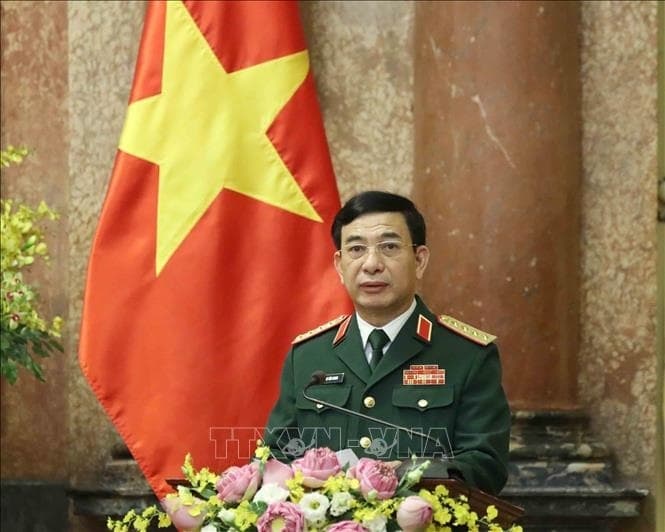 Bộ trưởng Bộ Quốc phòng chúc Tết cán bộ, chiến sĩ toàn quân