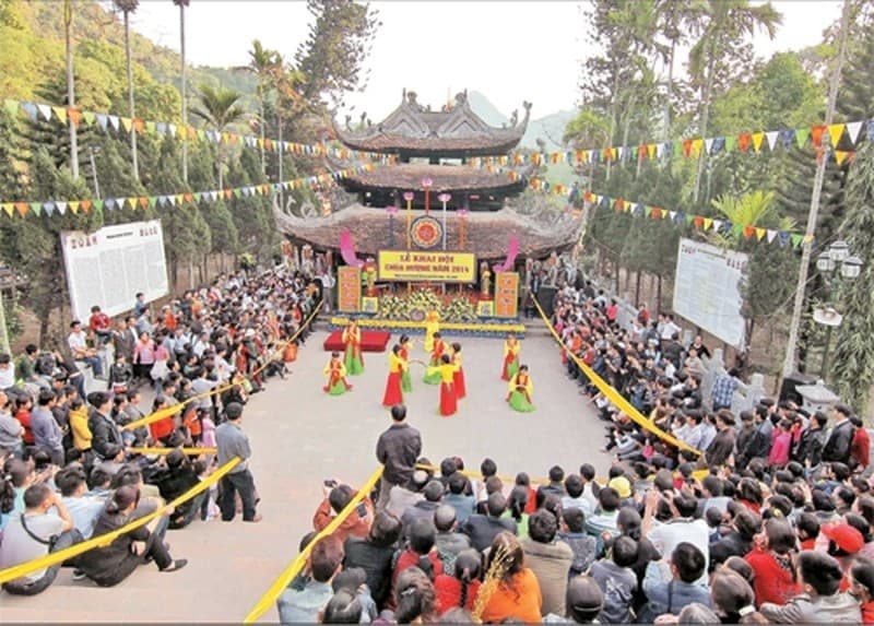Thủ tướng chỉ đạo tăng cường phòng, chống dịch dịp Tết Nguyên đán và mùa lễ hội 2023
