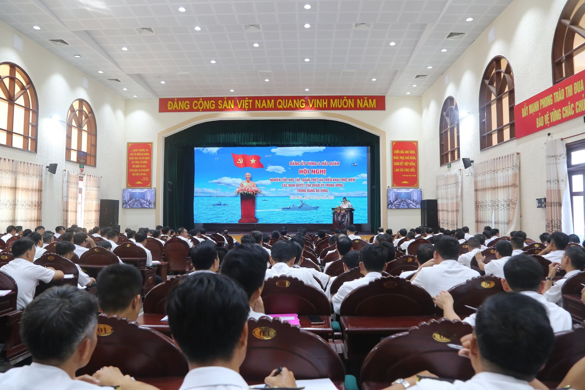 Vùng 4: Học tập, quán triệt và triển khai thực hiện các nghị quyết của Quân ủy Trung ương
