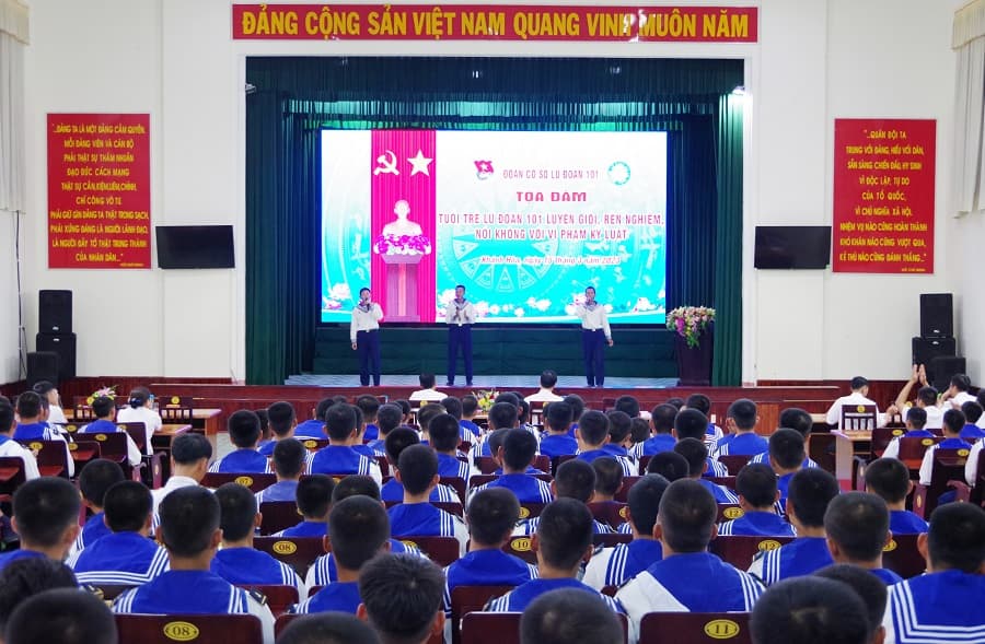 Đoàn cơ sở Lữ đoàn 101 tọa đàm thanh niên