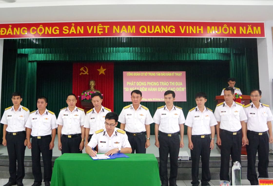 Công đoàn cơ sở Trung tâm Bảo đảm kỹ thuật Vùng 3 phát động thi đua đột kích