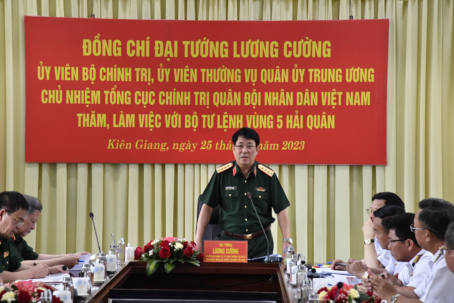Đại tướng Lương Cường thăm và làm việc với Bộ Tư lệnh Vùng 5