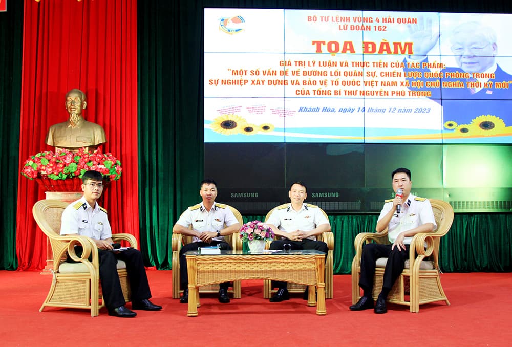 Lữ đoàn 162: Tọa đàm sách của Tổng Bí thư Nguyễn Phú Trọng về đường lối quân sự, quốc phòng