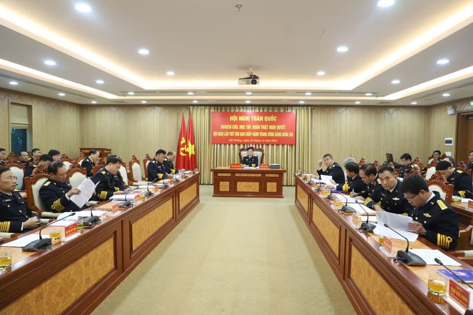 Hội nghị toàn quốc nghiên cứu, học tập, quán triệt Nghị quyết Hội nghị lần thứ tám Ban Chấp hành Trung ương Đảng khóa XIII