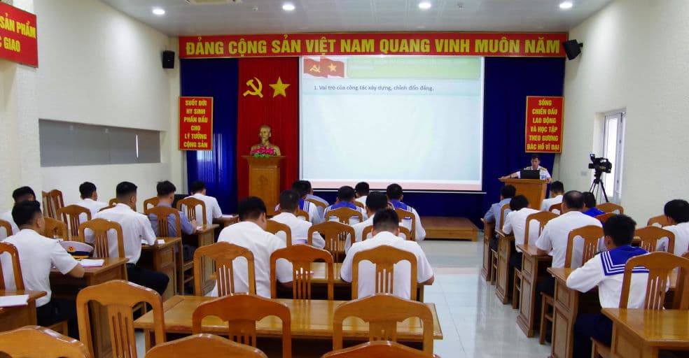 Cục Kỹ thuật Hải quân: Bồi dưỡng lý luận chính trị cho đối tượng kết nạp đảng, đảng viên mới