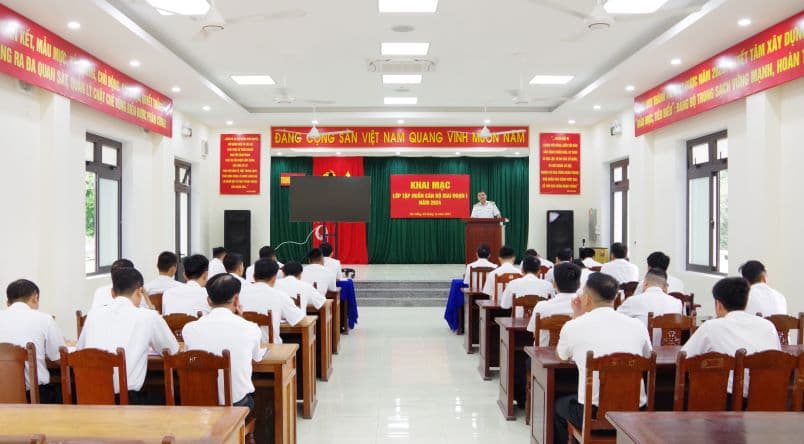 Trung đoàn 351 tập huấn cán bộ giai đoạn 1 năm 2024