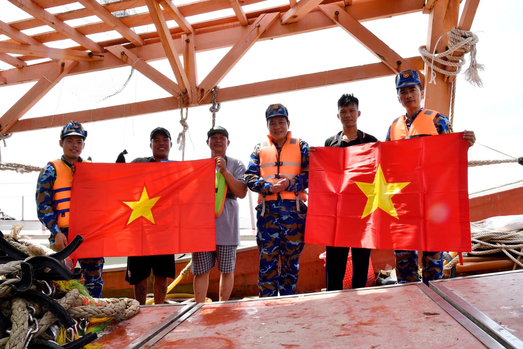 Tích cực bám biển tham gia phòng, chống khai thác IUU