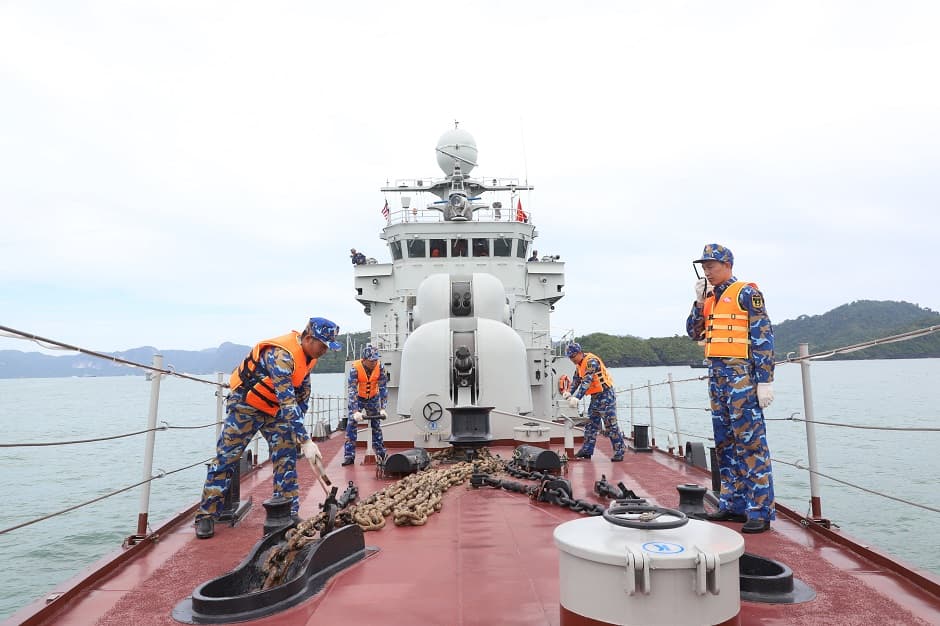 Tàu 20 đến khu neo, sẵn sàng tham gia các hoạt động trong khuôn khổ LIMA-2023