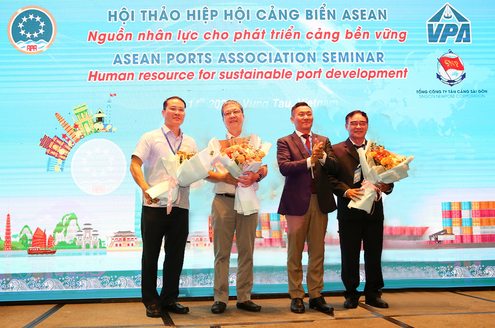 Hội thảo “Nguồn nhân lực cho phát triển cảng bền vững”