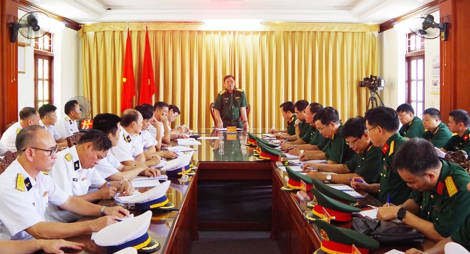 Thượng tướng Huỳnh Chiến Thắng kiểm tra Lữ đoàn 126