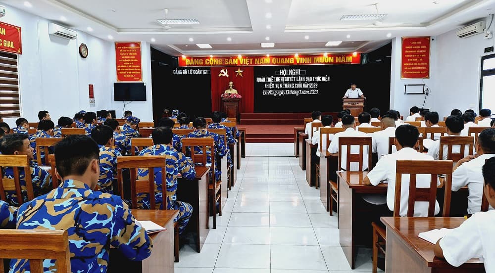 Lữ đoàn 161 quán triệt nghị quyết lãnh đạo thực hiện nhiệm vụ 6 tháng cuối năm 2023