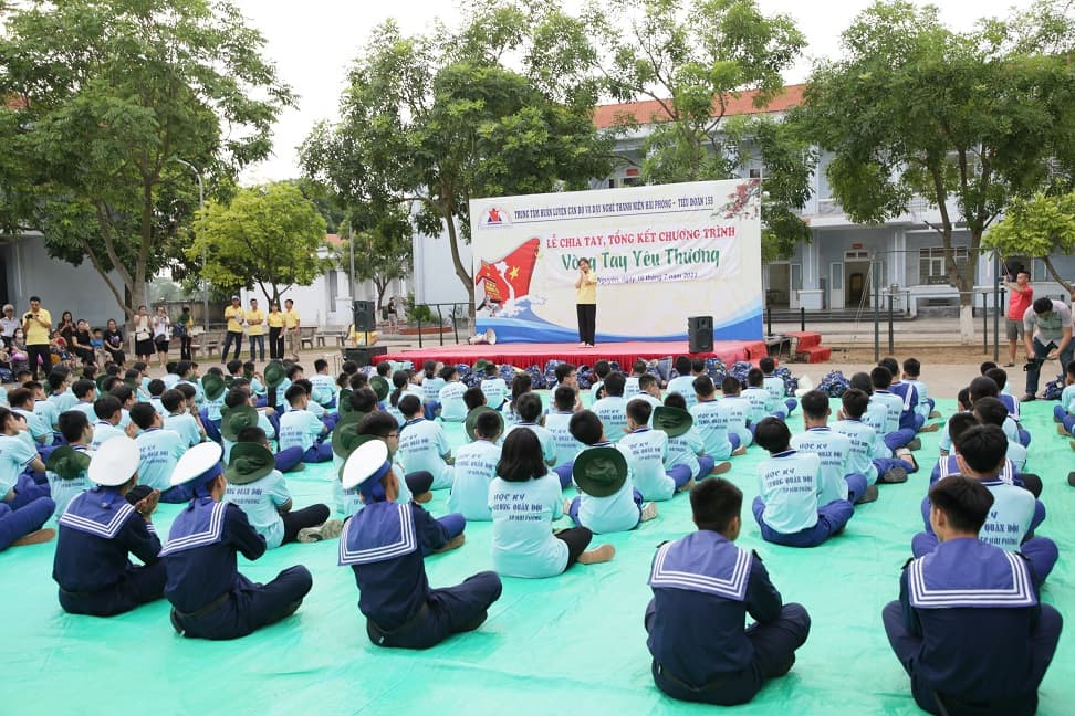 129 thanh, thiếu niên tham gia chương trình “Học kỳ trong quân đội” tại Tiểu đoàn 158