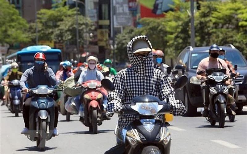 Nắng nóng gay gắt ở Bắc Bộ và Trung Bộ còn kéo dài