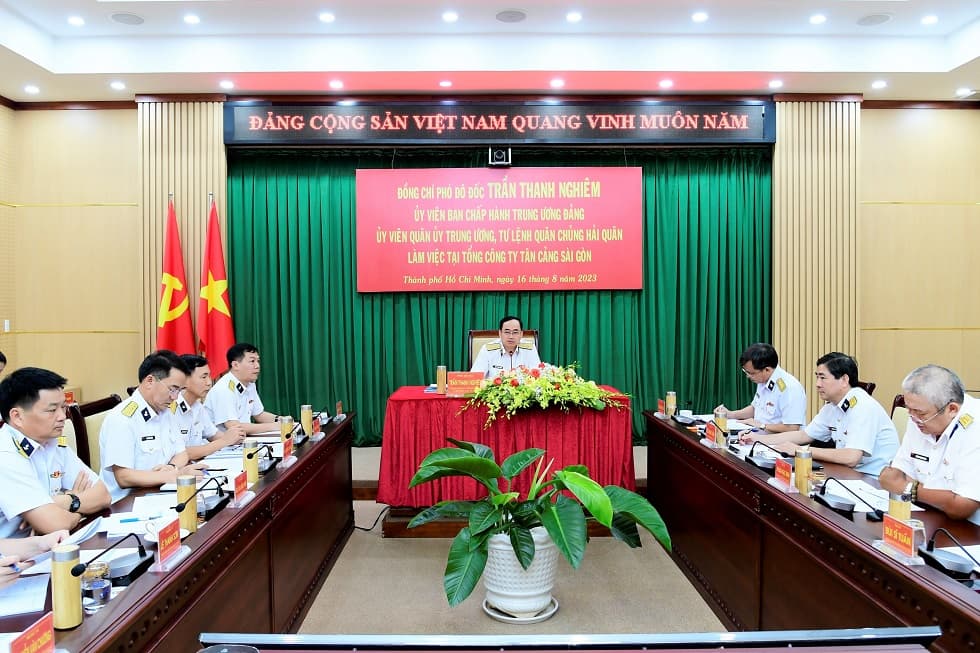 Tư lệnh Hải quân làm việc tại Tổng công ty Tân cảng Sài Gòn