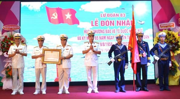 Lữ đoàn Công binh 83 Hải quân đón nhận Huân chương Bảo vệ Tổ quốc hạng Nhì