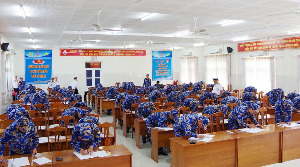 Vùng 2: Khai mạc Hội thi tàu chính quy mẫu mực, Hội thao huấn luyện tàu mặt nước năm 2023