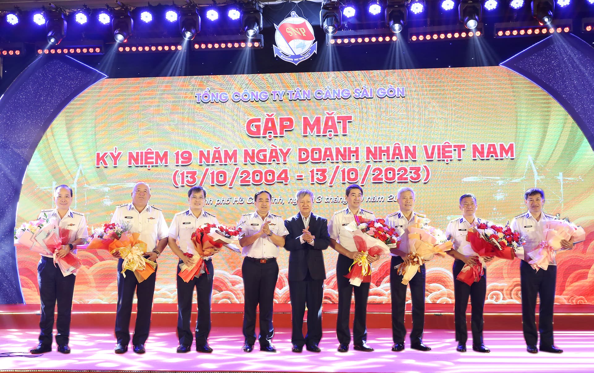 Tổng công ty Tân cảng Sài Gòn: Vinh danh 16 doanh nhân tiêu biểu