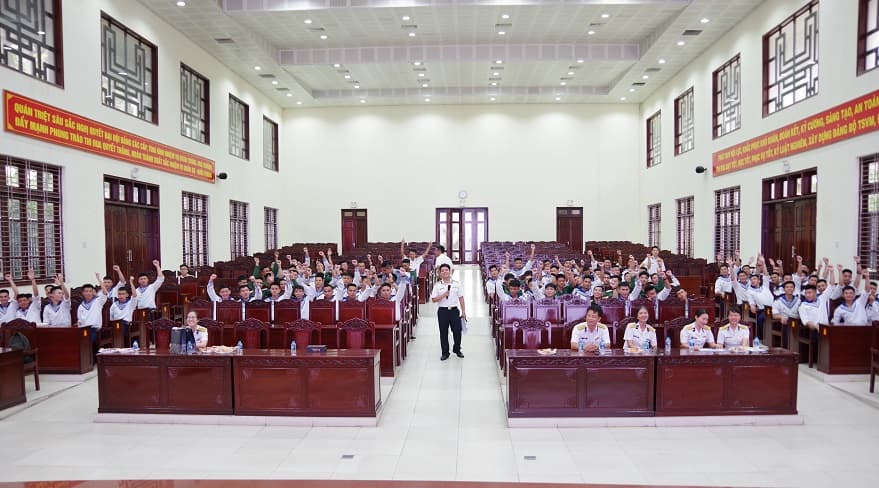 Trường Cao đẳng Kỹ thuật Hải quân sinh hoạt Câu lạc bộ tiếng Nga