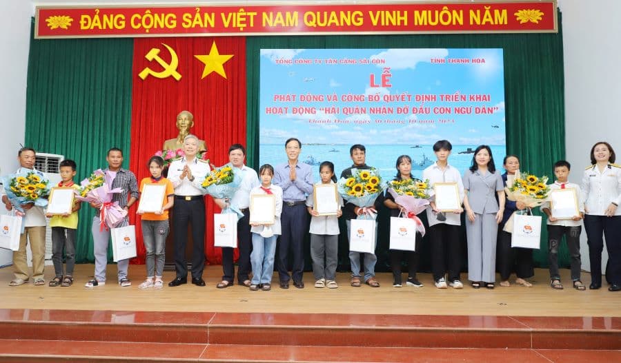 Tổng công ty Tân cảng Sài Gòn nhận đỡ đầu con ngư dân tại Thanh Hóa