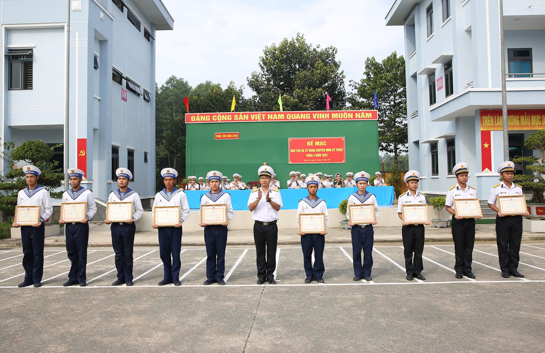 Trung tâm Huấn luyện Vùng 2 bế giảng đào tạo hạ sĩ quan chuyên môn kỹ thuật Khóa 3