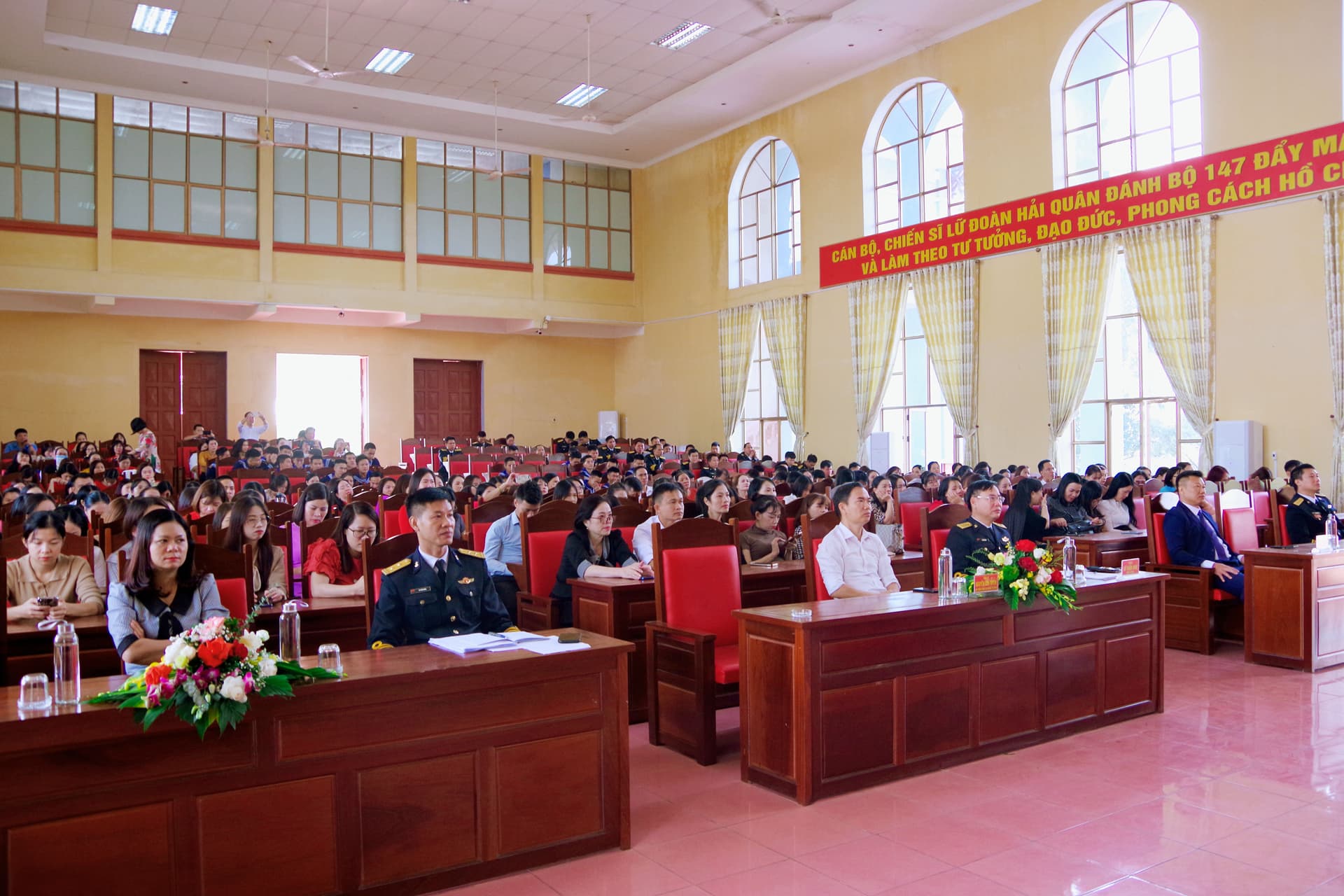 Hơn 200 cán bộ, giáo viên được thông tin tình hình biển, đảo tại Lữ đoàn 147