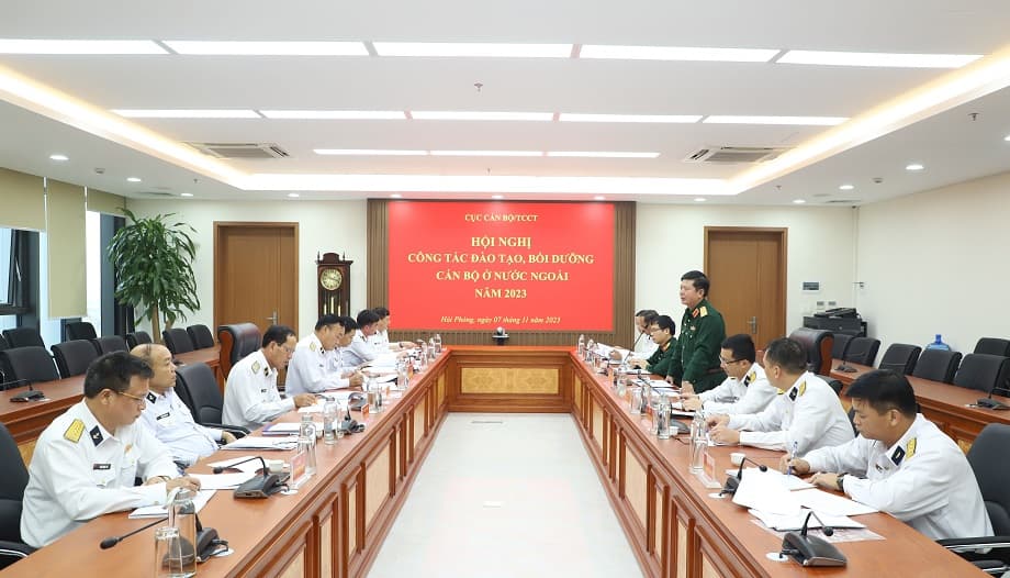 Cục Cán bộ nắm tình hình đào tạo, bồi dưỡng cán bộ ở nước ngoài của Quân chủng Hải quân